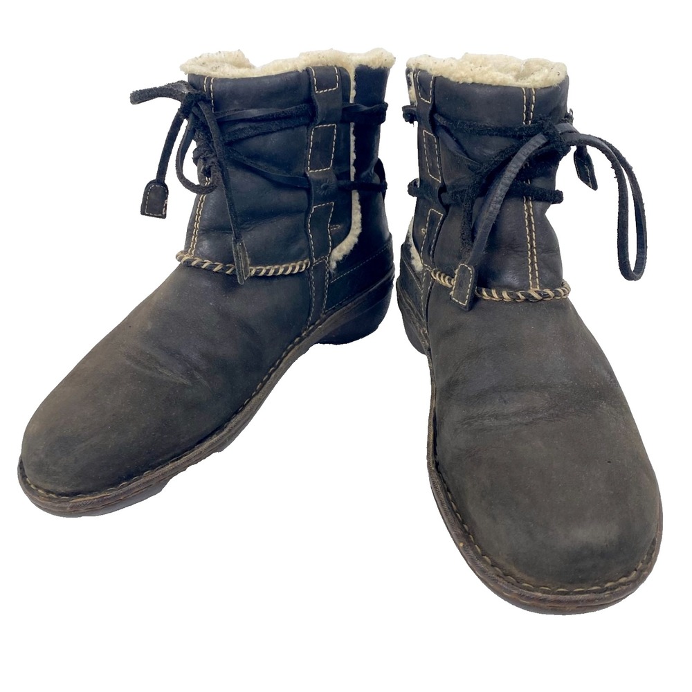 UGG Nubuck Leather Ankle Boots Women's 10 Cove Brown Sheepskin Lined - Fits 9.5